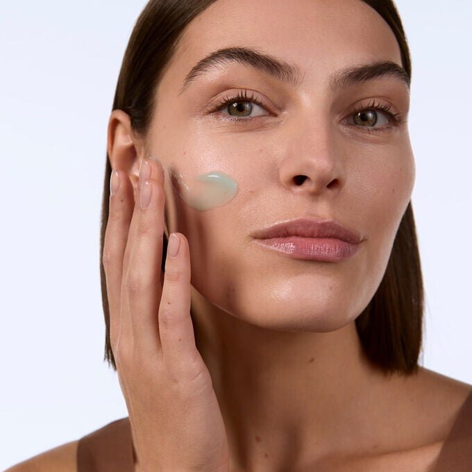 Hydra-Essentiel Matte Gel Moisturizer – Hyaluronsäure
