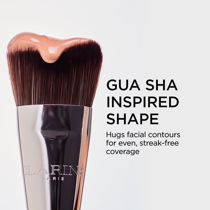 Von Gua Sha inspirierter Foundation-Pinsel
